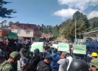 #FGE vincula a proceso a pareja por realizar un bloqueo y agredir a elementos policíacos en Nuevo San Juan