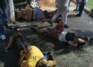 Diez repartidores de plataformas digitales fueron arrollados por un vehículo en Apatzingán