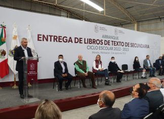Arranca Bedolla distribución de más de un millón de libros de texto para secundaria