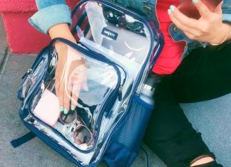 Implementan nueva regla en escuelas de Texas para su seguridad solo mochilas transparentes