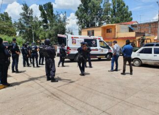 Atacan a balazos a elementos de la #FGE en la Tenencia de La Planta en Jacona, uno murió y otro quedó herido
