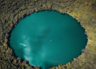 Los Espinos: Un lago dentro de cráter escondido en Michoacán