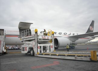 Arriba nuevo embarque con vacunas pediátricas contra COVID-19 del mecanismo Covax