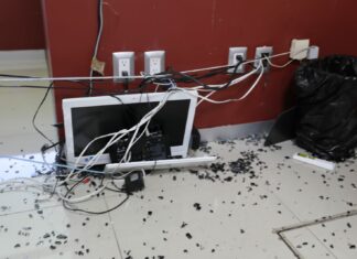 Vandalizan y destruyen mobiliario de las instalaciones de la SEE