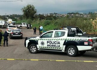 Localizan a un hombre sin vida con signos de tortura y envuelto en cobijas cerca de la UTM en Morelia