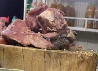 Denuncian cabeza presuntamente de perro en taquería CDMX