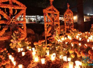 Tzintzuntzan lleno de tradición en Noche de Ánimas