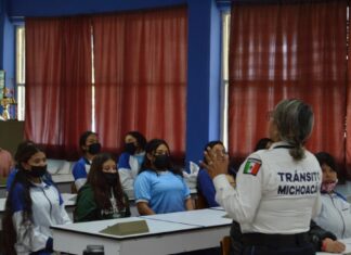 Imparte Tránsito y Movilidad de la SSP, taller sobre gestión de emociones, a estudiantes de Huaniqueo