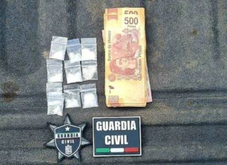 En Apatzingán, SSP asegura a uno con 10 dosis de droga, dinero en efectivo y vehículo