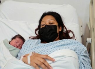¡Es niño! El primer bebé del 2023 en el Hospital de la Mujer