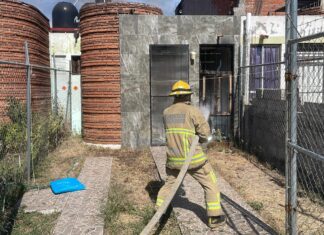 Se incendia una vivienda en el Fraccionamiento Las Espigas en Tarímbaro, un hombre resultó con graves quemaduras