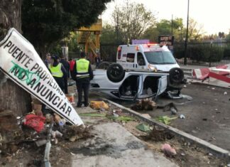 Hombre conducía a exceso de velocidad y pierde el control frente al Pabellón Don Vasco