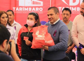 Inicia Bladimir González programa Unidos con las Jefas de Familia en Tarímbaro