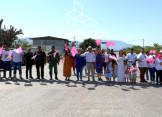 Con un coco en mano, arranca operativo de seguridad de Semana Santa 2023 en Coahuayana