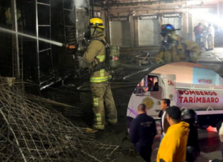 153 comercios calcinados en el mercado independencia, gobierno de Tarímbaro apoyó a sofocar las llamas