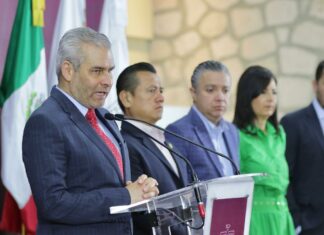 Michoacán tiene 10 en educación: Bedolla