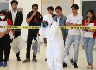 Alumnos de bachillerato del Instituto Salesiano Antonio de Mendoza, visitan la FGE