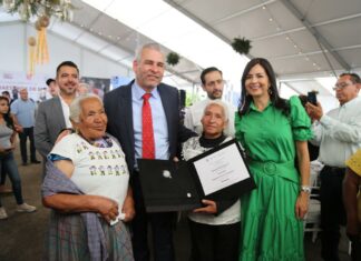 De la mano con el magisterio vamos por la reconstrucción educativa del estado: Bedolla