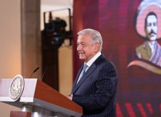 Aumento retroactivo de 8.2% promedio a docentes y trabajadores de la educación, anuncia presidente