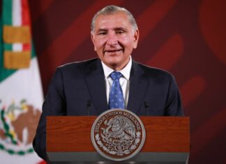 Adán Augusto López deja su cargo para buscar la presidencia de México