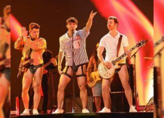 La impactante imagen de los Jonas Brothers en ropa interior que desató furor en las redes