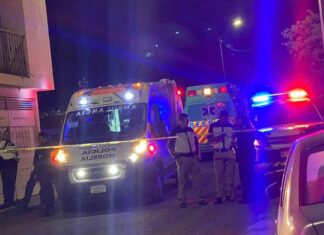 Asesinan a balazos a dos hombres al interior de una pizzería en Morelia