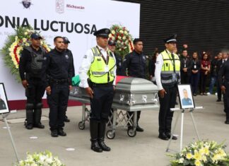 Despiden a elementos que murieron en atentado contra Hipólito Mora