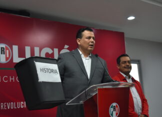 Libros de Texto como Ejemplo de Maquillaje Político en México: Memo Valencia