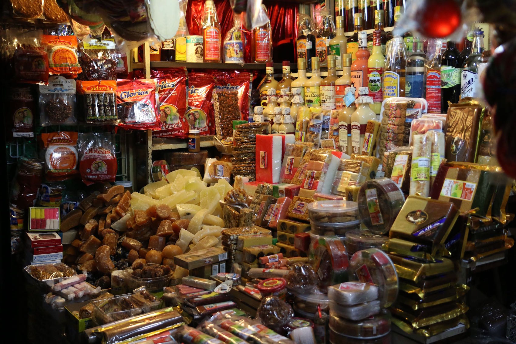 15-MERCADO-DE-DULCES-Y-ARTESANÍAS