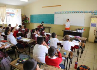 SEE fortalece escuelas del oriente; envía 31 docentes a Zitácuaro