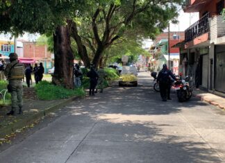 Asesinan a dos personas al interior de un vehículo