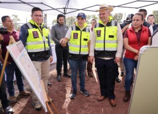 Arranca Bedolla rehabilitación del camino Cojumatlán-Marcos Castellanos