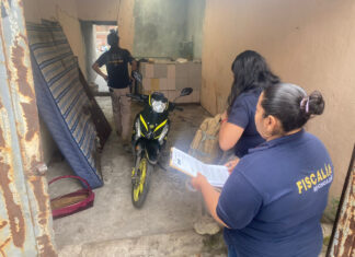 FGE Michoacán en cateo asegura Propiedad y Recupera Motocicleta en Apatzingán