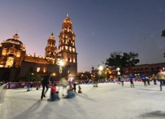 Regresa la Pista de hielo gratuita en Plaza Melchor Ocampo