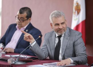 Este año se equiparán secundarias con carritos inteligentes Chromebooks: Bedolla