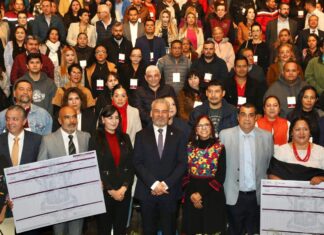 ¡No más venta de plazas! De forma directa, Bedolla entrega primeras 5 mil bases a docentes