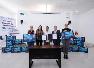 Luis Navarro entrega computadoras para casi 11 mil estudiantes del Conalep