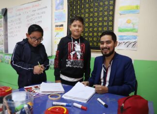 Alan Rodrigo, el profe normalista que pone en alto a Michoacán