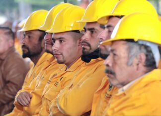 Con entrega de equipamiento, arranca Bedolla campaña contra incendios 2024