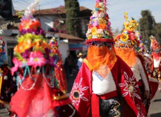 Convite de la K’uínchekua viste de fiesta y color las calles de Tzintzuntzan