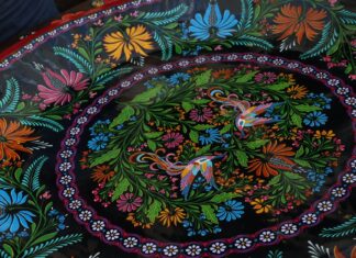 Con técnica prehispánica de maque incrustado logra Juan Valencia máximo premio en Tianguis Artesanal