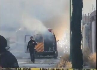 Asesinan a dos paramédicos e incendian ambulancias en Celaya Guanajuato #video