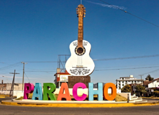 Descubre Paracho de Verduzco, la Capital Mundial de la Guitarra.