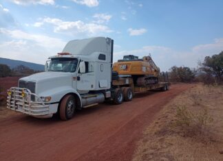 Envían maquinaria al lago de Pátzcuaro para su rescate y conservación