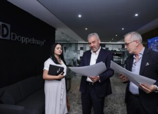 Revisan Bedolla y Doppelmayr avances del teleférico de Uruapan