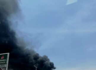 Incendio en recicladora moviliza a cuerpos de emergencia en Morelia