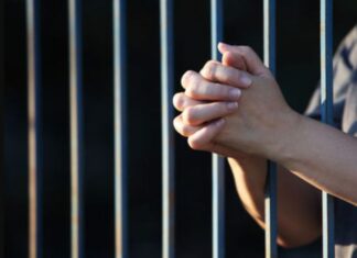 Chava Acaba en la Cárcel Acusada de Tender Trampa a Conductor de App en Morelia