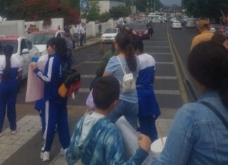 Ante inseguridad, protestan estudiantes de la Primaria Ford 165 en la SEE