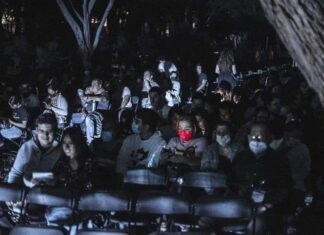 Noche de Cine en Panteón: Una Experiencia Única a Una Hora de Morelia