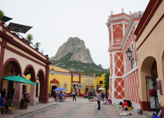 Bernal: El Pueblo Mágico que Encanta con Colores, Tradiciones y Naturaleza